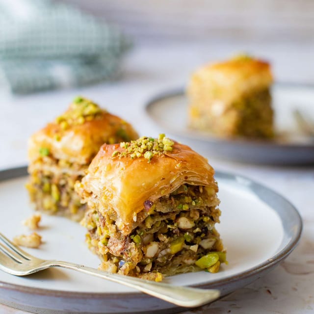 Pistachio Baklava (v).