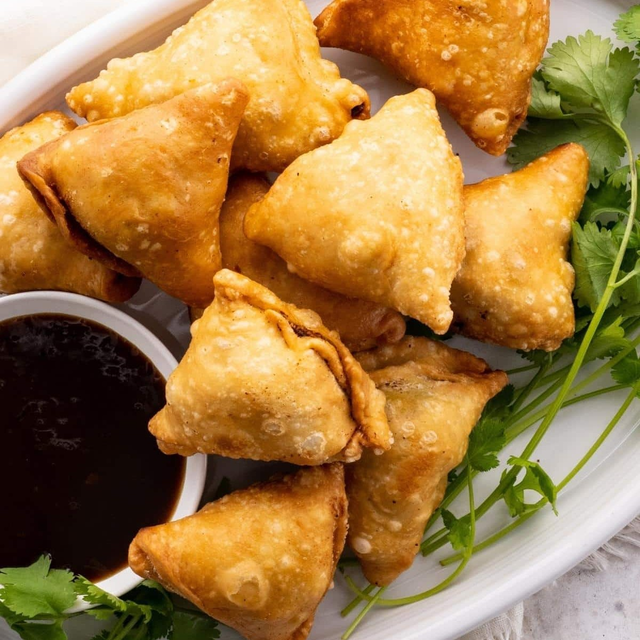Jumbo Samosas (2pcs).